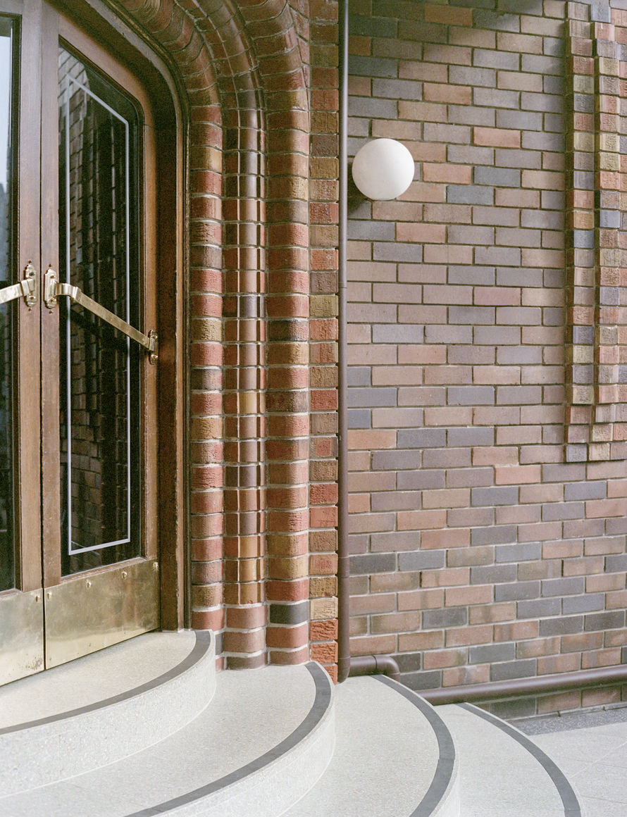  Apartment on the Loop