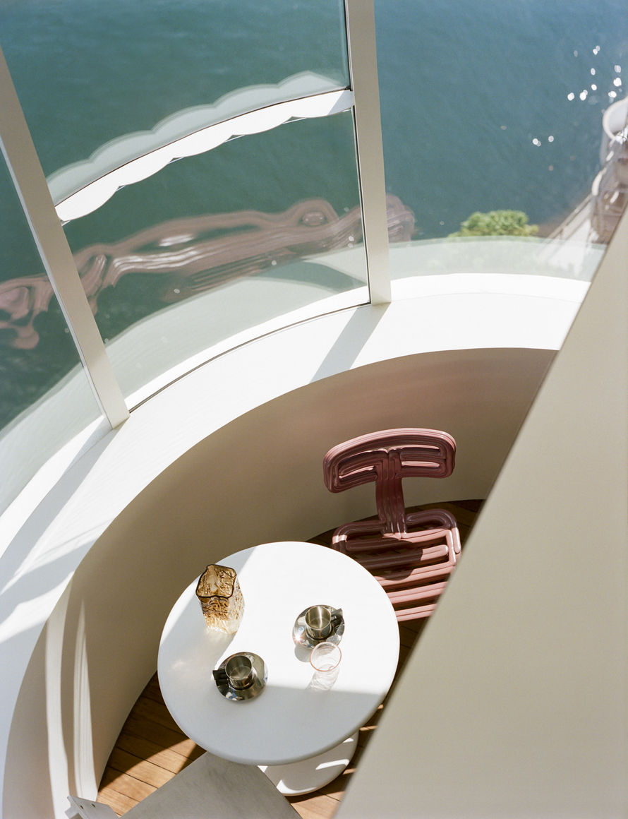  Apartment on the Loop